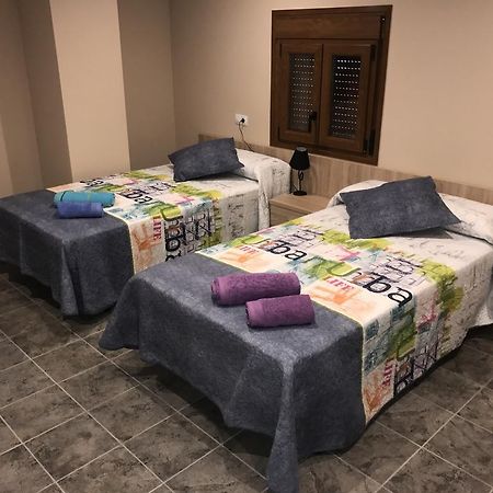 Apartamentos Mequedo Alcañiz Buitenkant foto