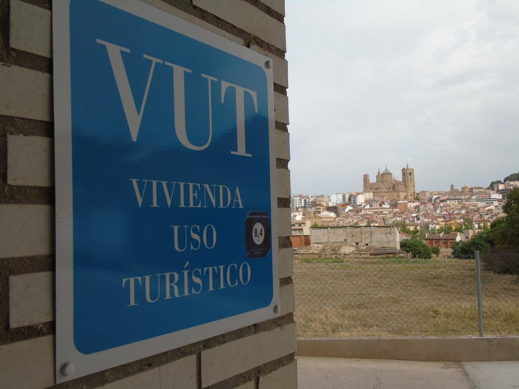 Apartamentos Mequedo Alcañiz Buitenkant foto